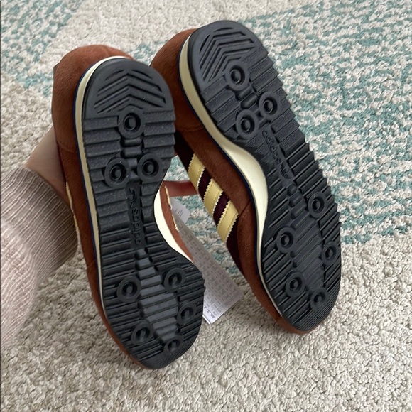 NWT Adidas Women’s SL 72 OG Sneakers in Maroon, Almost Yellow & Preloved Brown - Picture 3 of 6